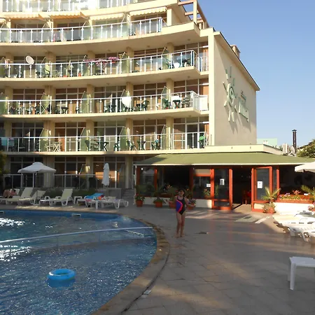 Sunny Aparthotel 3*